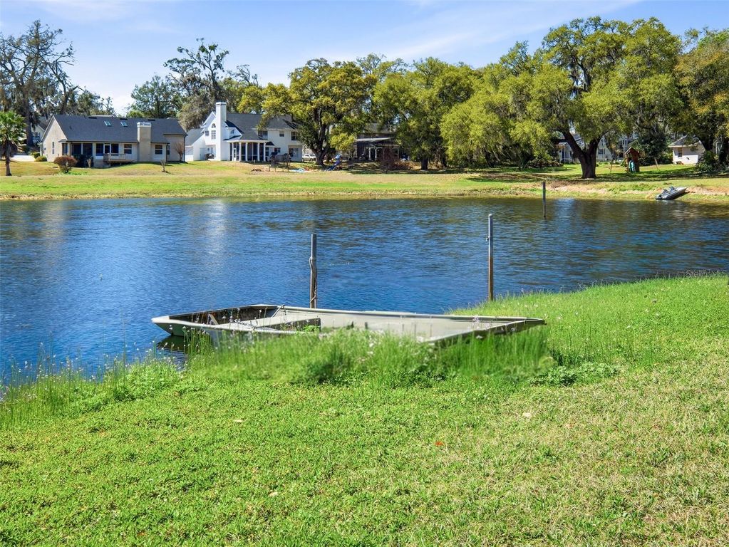 Image 5 of property listing at 1996 TOURNAMENT DRIVE, Apopka, FL 32712