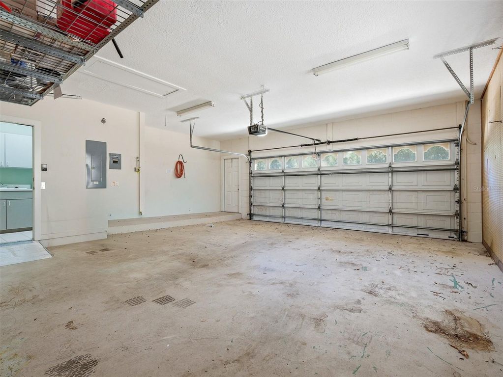 Image 54 of property listing at 1996 TOURNAMENT DRIVE, Apopka, FL 32712