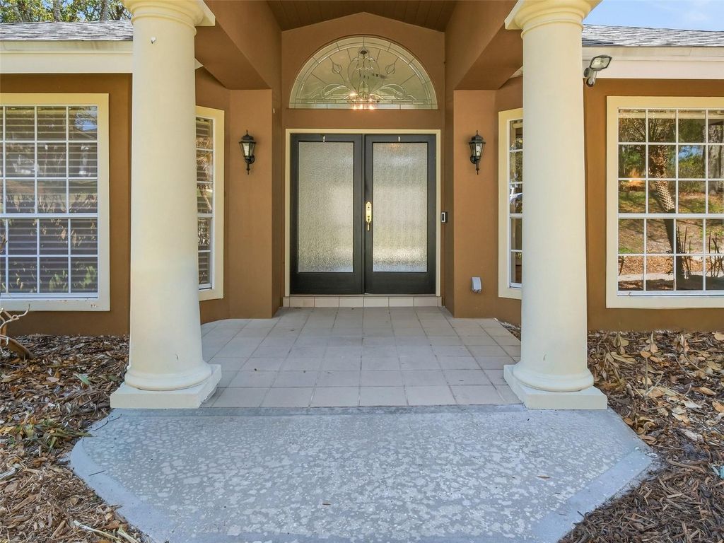 Image 7 of property listing at 1996 TOURNAMENT DRIVE, Apopka, FL 32712