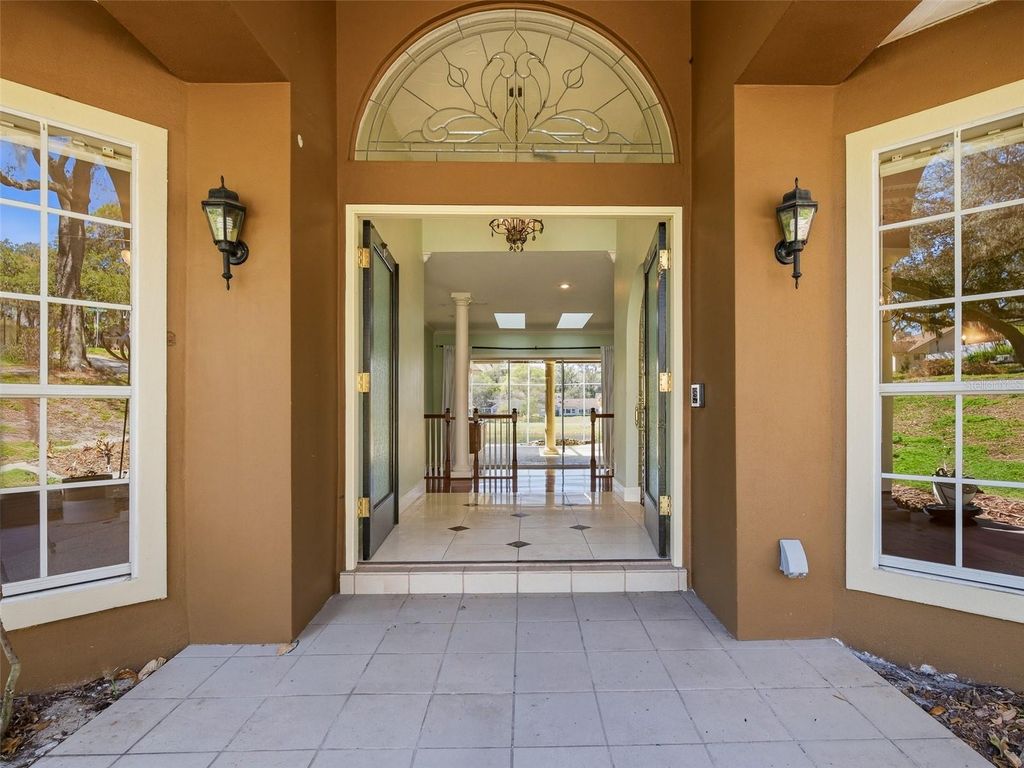 Image 8 of property listing at 1996 TOURNAMENT DRIVE, Apopka, FL 32712