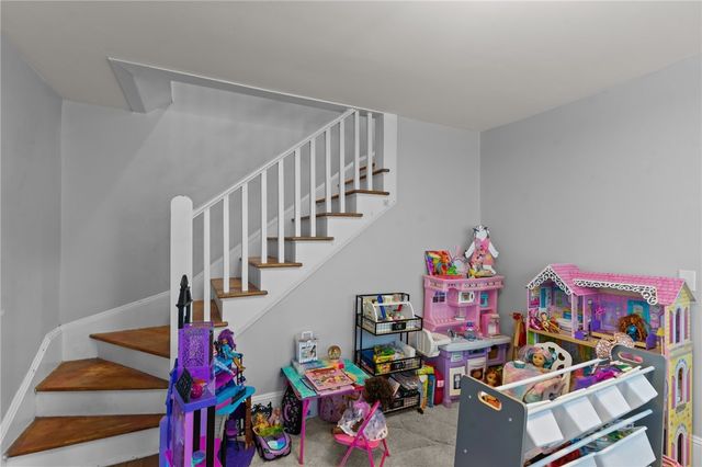 44 Bedlow Avenue, Newport, RI 02840