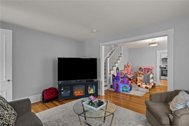 44 Bedlow Avenue, Newport, RI 02840