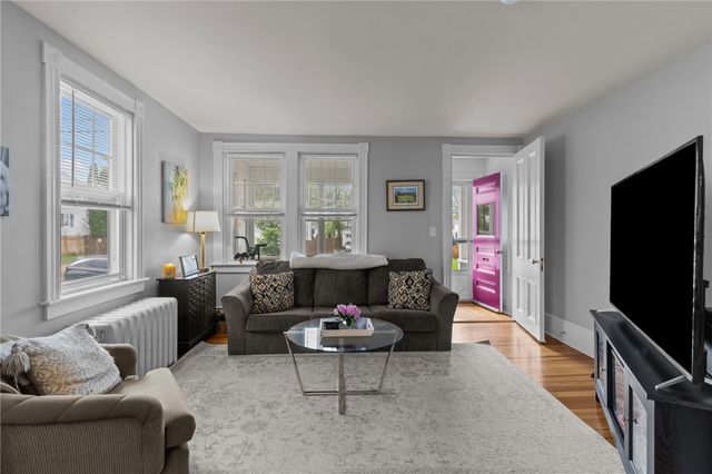 44 Bedlow Avenue, Newport, RI 02840