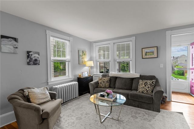 44 Bedlow Avenue, Newport, RI 02840