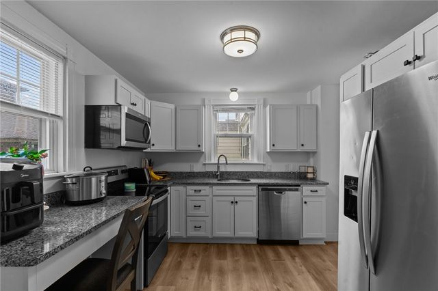 44 Bedlow Avenue, Newport, RI 02840