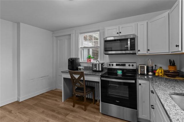 44 Bedlow Avenue, Newport, RI 02840