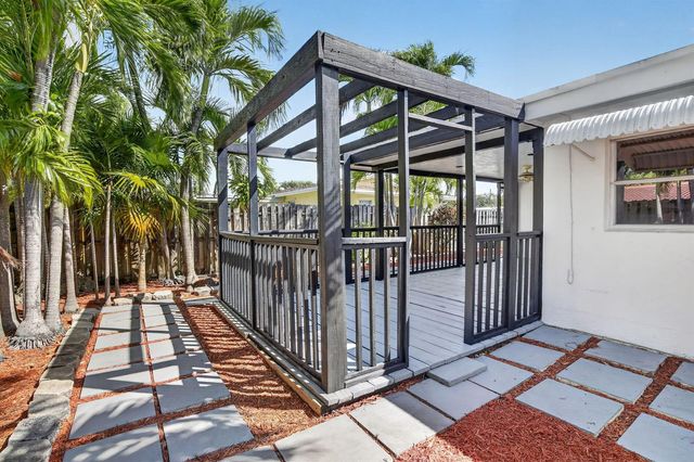 5731 NE 17th Terrace, Fort Lauderdale, FL 33334