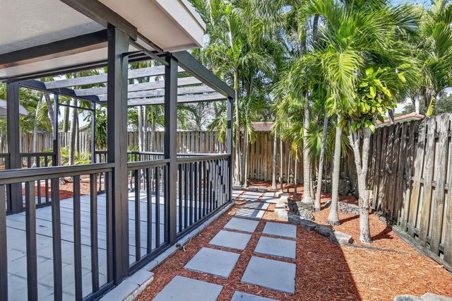 5731 NE 17th Terrace, Fort Lauderdale, FL 33334