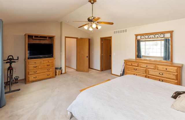 1174 S 51st Street, West Des Moines, IA 50265