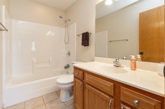 1174 S 51st Street, West Des Moines, IA 50265