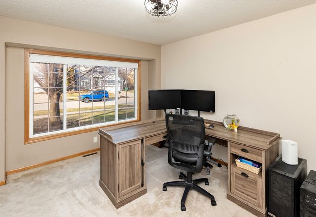 1174 S 51st Street, West Des Moines, IA 50265