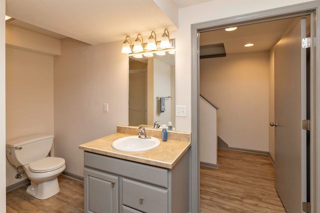 1174 S 51st Street, West Des Moines, IA 50265