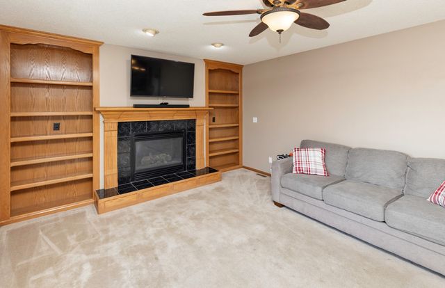 1174 S 51st Street, West Des Moines, IA 50265