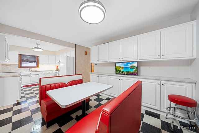 9837 Massasoit Avenue, Oak Lawn, IL 60453