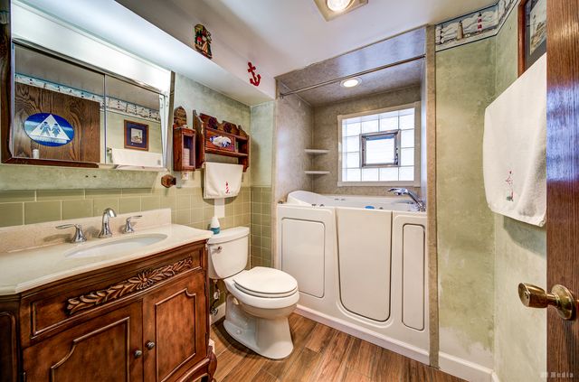 9837 Massasoit Avenue, Oak Lawn, IL 60453