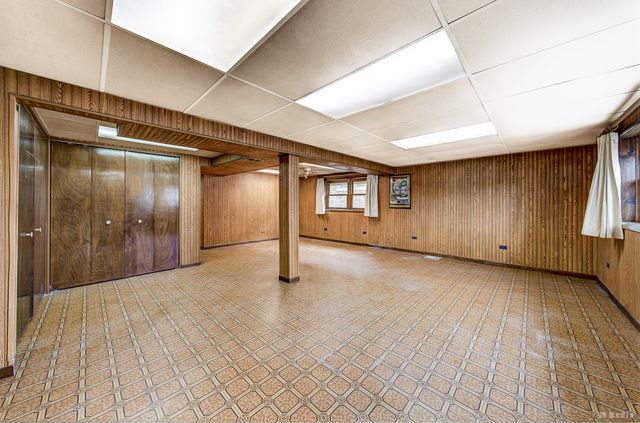 9837 Massasoit Avenue, Oak Lawn, IL 60453