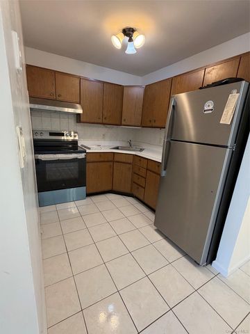 25 Athens, West Babylon, NY 11704