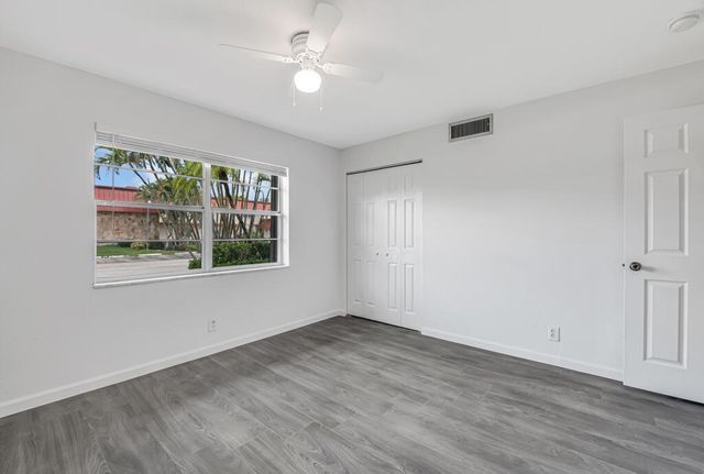 12013 Greenway Circle S 106, Royal Palm Beach, FL 33411