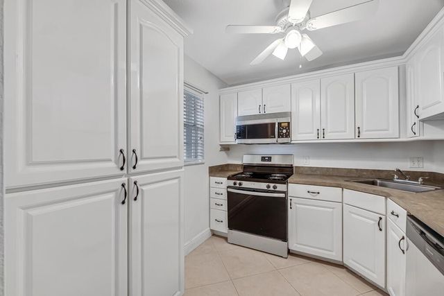 12013 Greenway Circle S 106, Royal Palm Beach, FL 33411