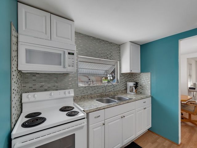 9520 Riverview Drive, Micco, FL 32976