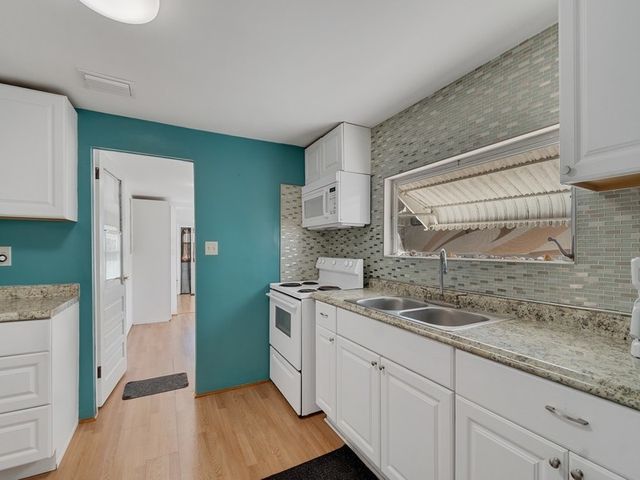 9520 Riverview Drive, Micco, FL 32976