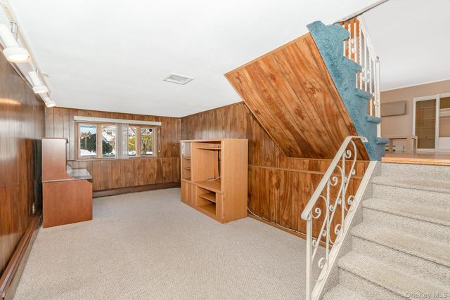 4 Nottinghill Drive, Massapequa, NY 11758