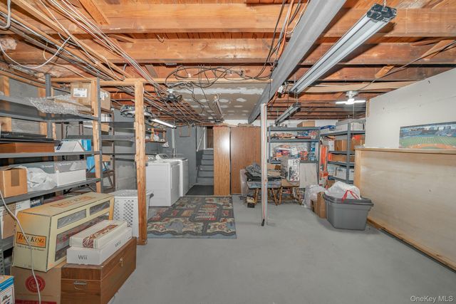 4 Nottinghill Drive, Massapequa, NY 11758