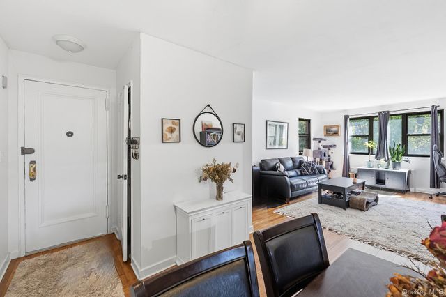 154 Martling Avenue D2 Bldg 2, Tarrytown, NY 10591