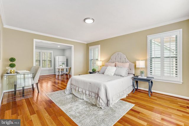 714 OLD HUNT WAY, Herndon, VA 20170