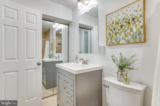 714 OLD HUNT WAY, Herndon, VA 20170