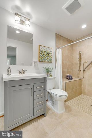 714 OLD HUNT WAY, Herndon, VA 20170