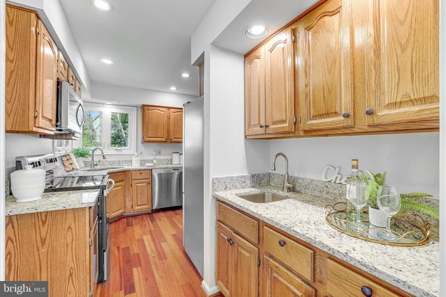 714 OLD HUNT WAY, Herndon, VA 20170