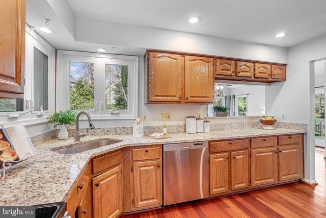 714 OLD HUNT WAY, Herndon, VA 20170