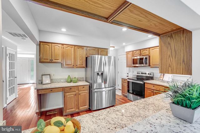 714 OLD HUNT WAY, Herndon, VA 20170