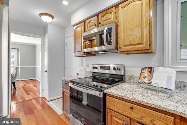 714 OLD HUNT WAY, Herndon, VA 20170