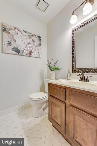 714 OLD HUNT WAY, Herndon, VA 20170