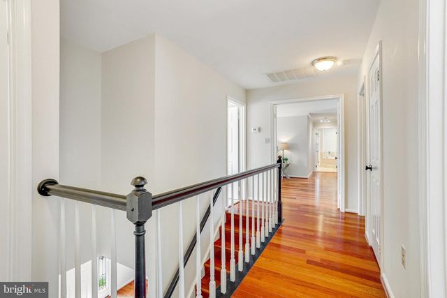 714 OLD HUNT WAY, Herndon, VA 20170