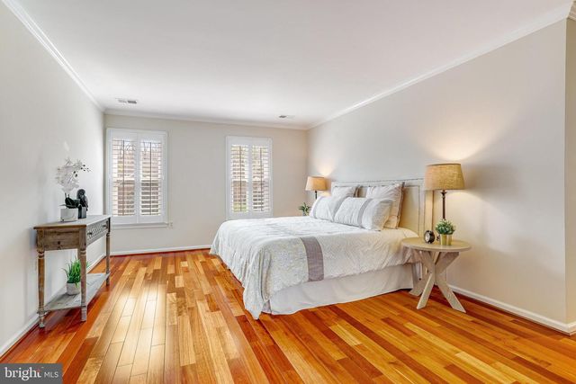 714 OLD HUNT WAY, Herndon, VA 20170