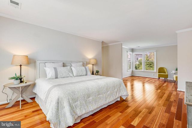 714 OLD HUNT WAY, Herndon, VA 20170