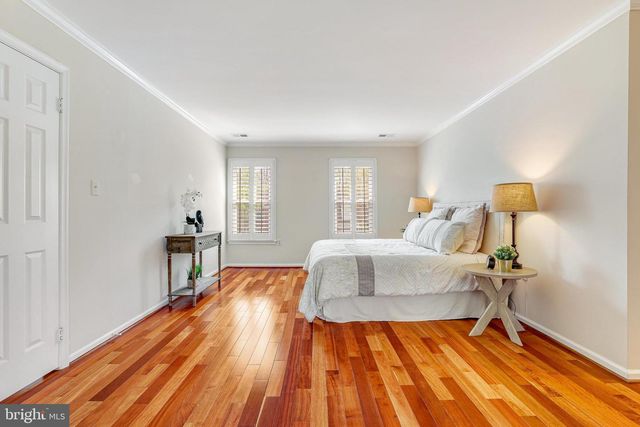 714 OLD HUNT WAY, Herndon, VA 20170