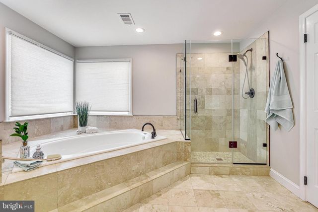 714 OLD HUNT WAY, Herndon, VA 20170