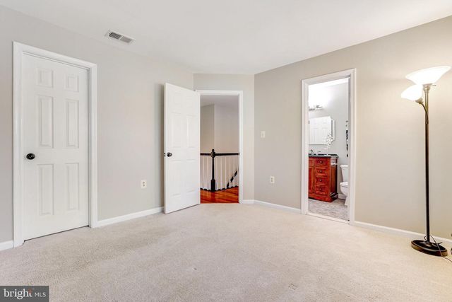 714 OLD HUNT WAY, Herndon, VA 20170