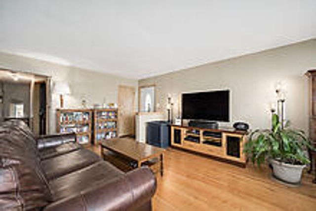 13033 Chicago Street, Blue Island, IL 60406