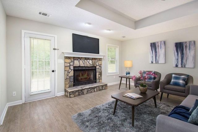 140 Crabtree Drive, Roswell, GA 30076