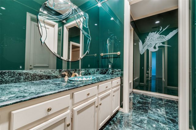 34 Stonecourt Circle, Dallas, TX 75225