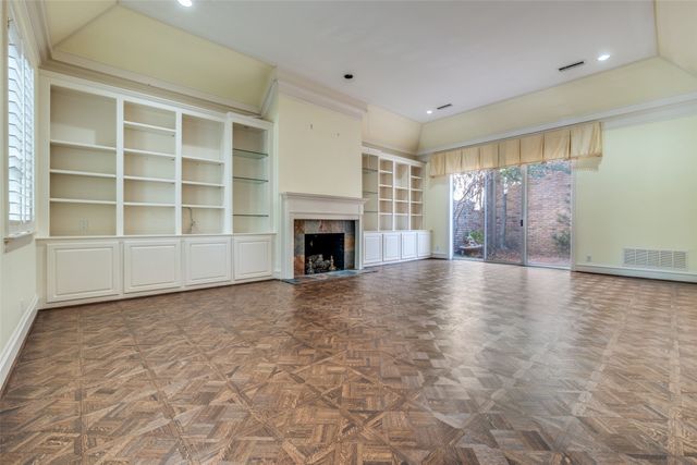 34 Stonecourt Circle, Dallas, TX 75225