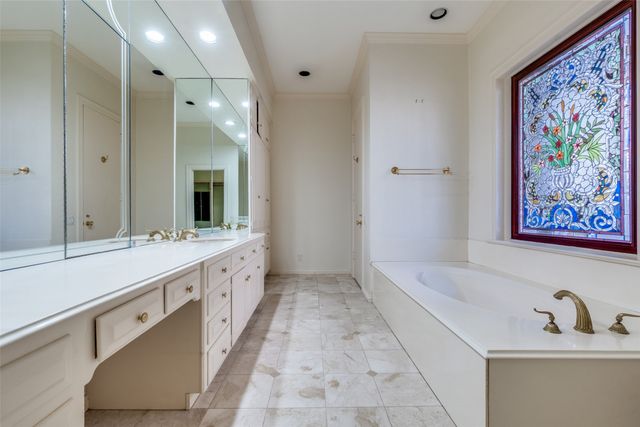 34 Stonecourt Circle, Dallas, TX 75225