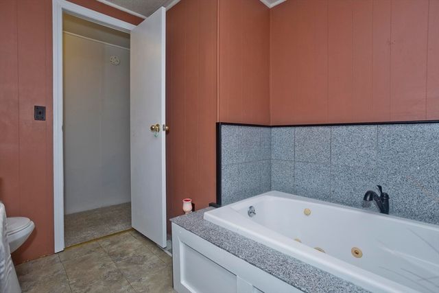 93 Grochmal Avenue 12, Springfield, MA 01151