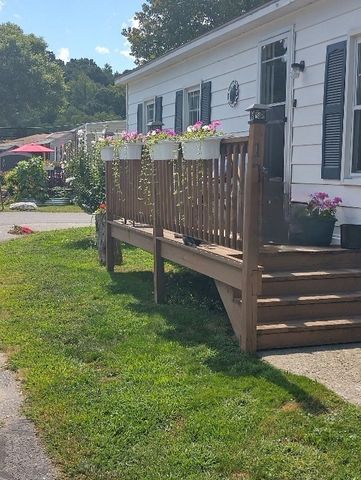 93 Grochmal Avenue 12, Springfield, MA 01151