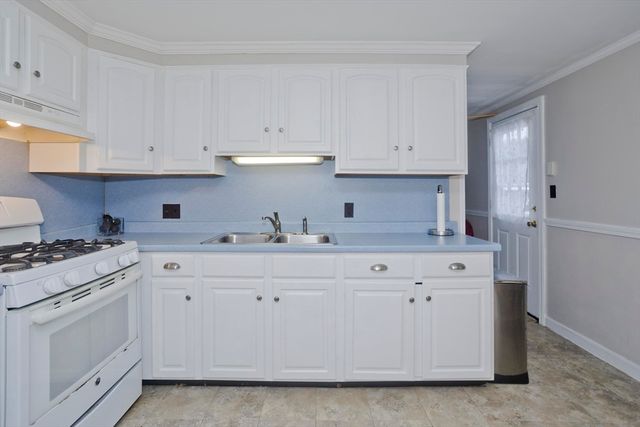 93 Grochmal Avenue 12, Springfield, MA 01151